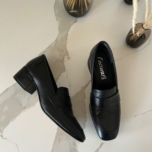 L’intervalle Black Leather Loafers